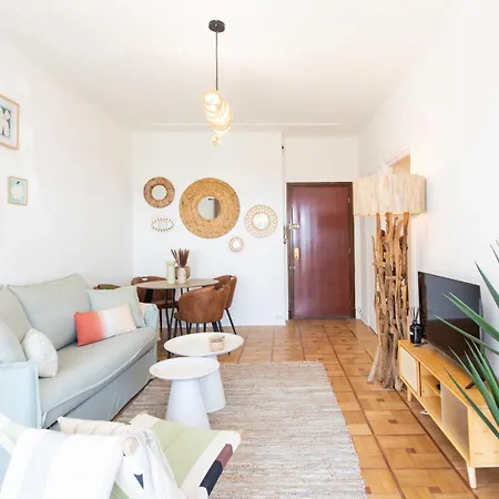 L54 1bdr Promenade Sea View Ac & Balcony Appartamento *