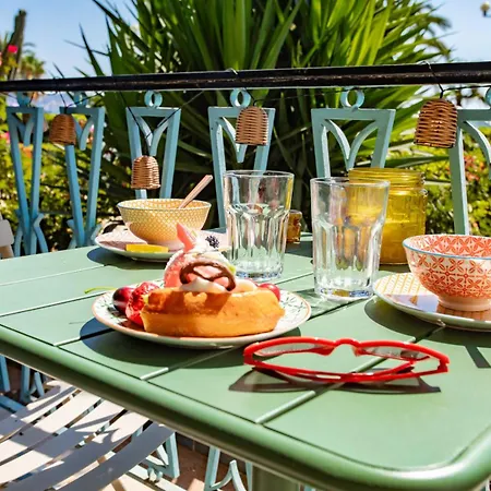 L54 1bdr Promenade Sea View Ac & Balcony