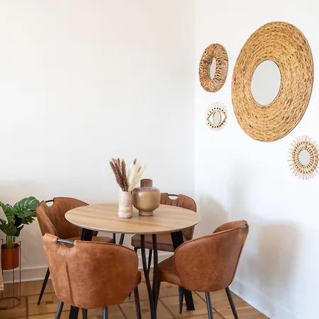 L54 1bdr Promenade Sea View Ac & Balcony